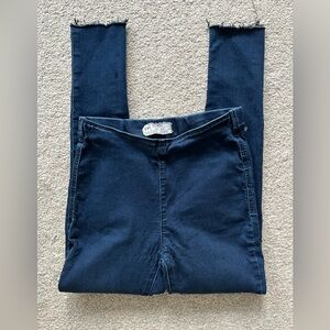 EUC Free People Dark Wash Pull On Skinny Jeans Size 27